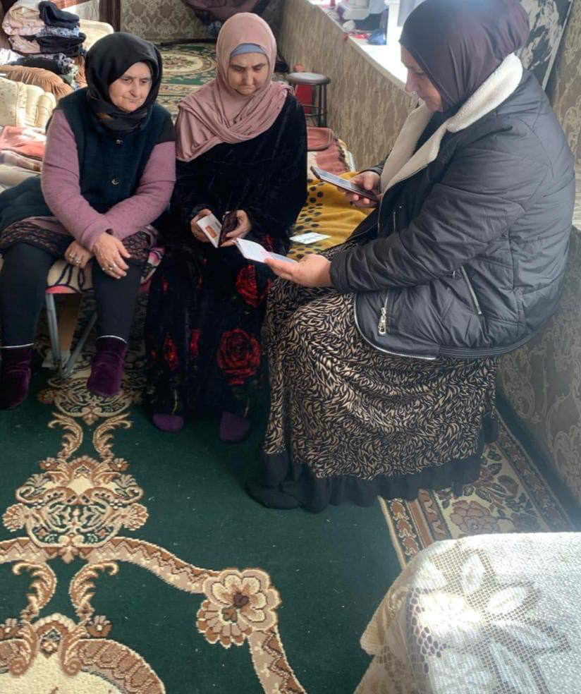 Социальный работник социального обслуживания на дому отделения № 1  Эсенбулатова Жамилат    селении Чирката посетила своих подопечных с целью оказания социальных услуг оказала им социально-бытовую услугу согласно утвержденному графику посещения.